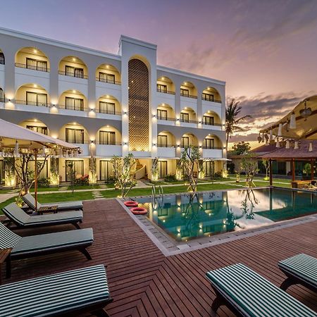 Sima Hotel Kuta  Buitenkant foto